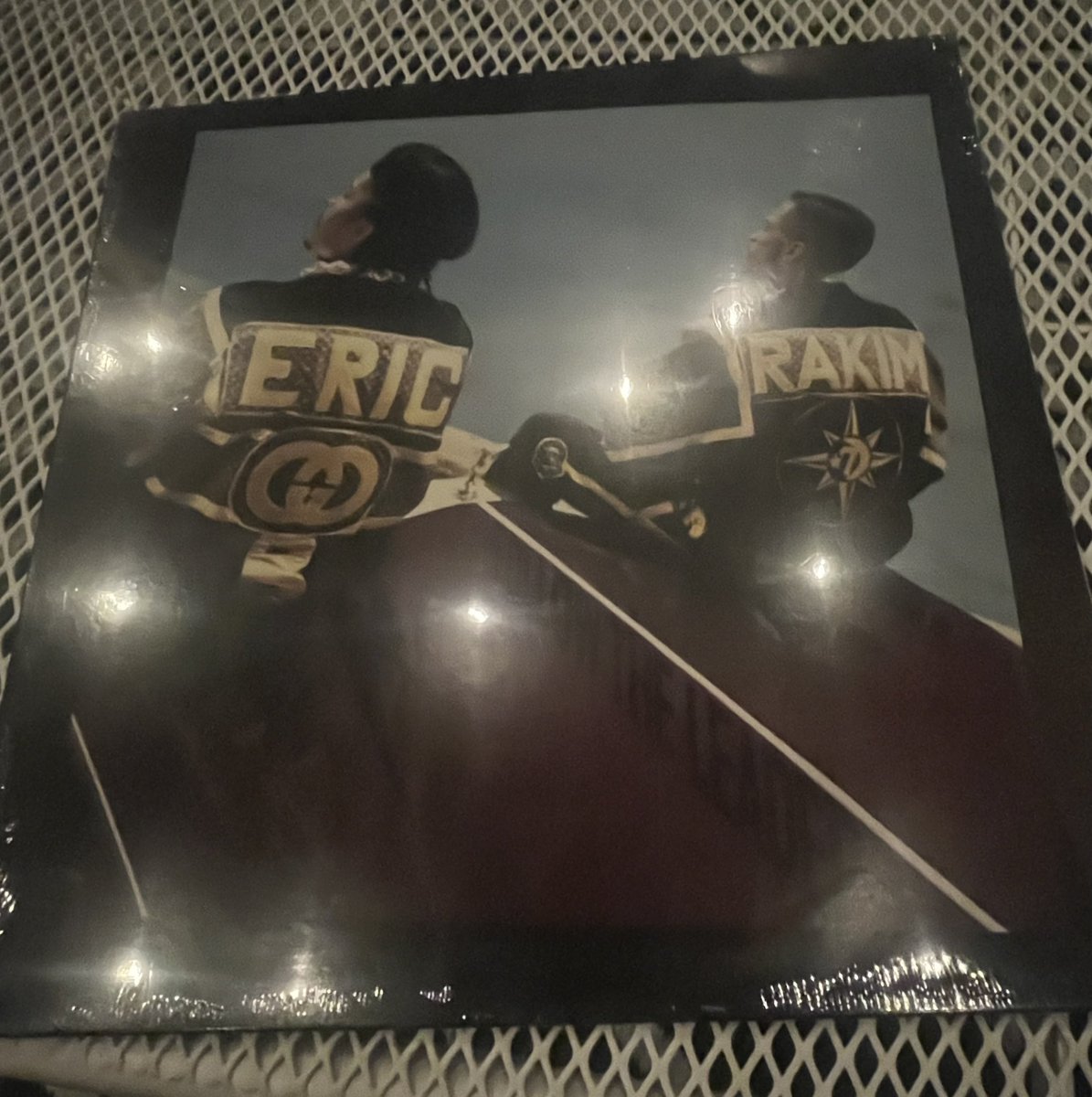 devotchkamusic's tweet photo. “Music orientated so when hip hop was originated, Fitted like pieces of puzzles, complicated”
Here’s to 50 more years of mind blowing beats/ rhymes/ style and who-knows-what.
#HipHop50 #microphonefiend https://t.co/6j1y15fOwz
