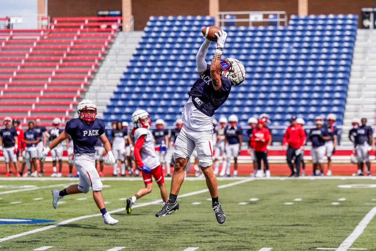 PhotosByJayson's tweet photo. Boys are gonna eat this year! 🍽️ https://t.co/xSCCADZaXi