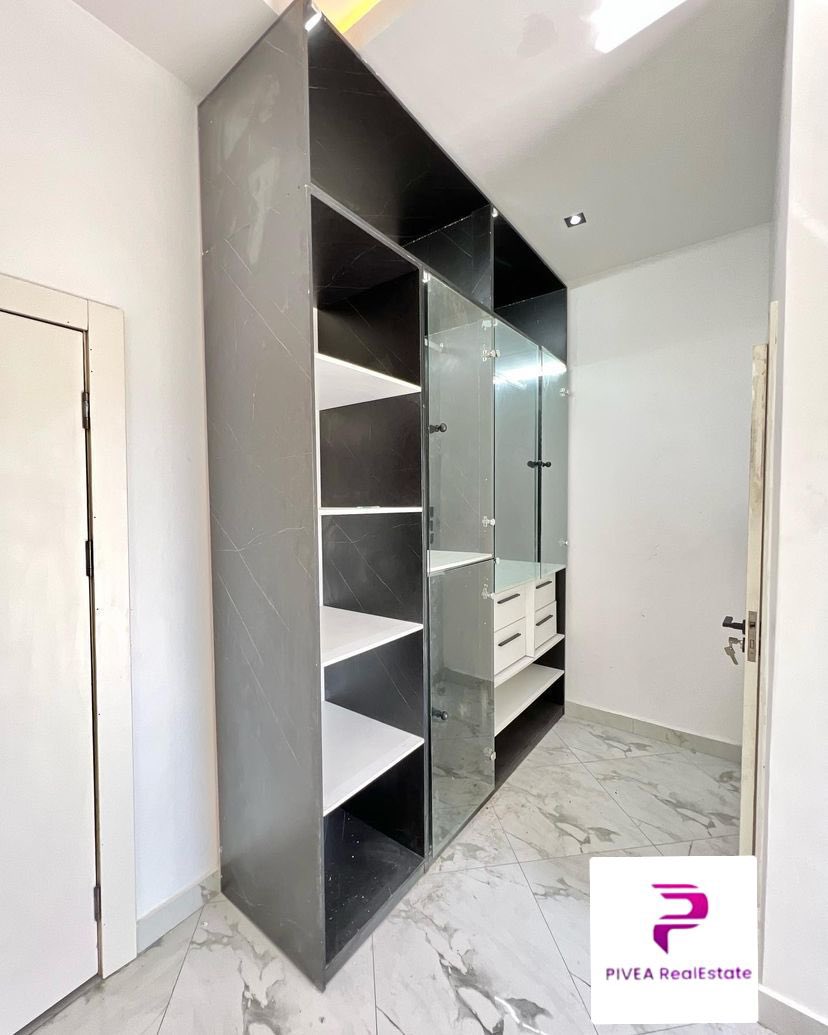 Pivearealestate's tweet photo. *Distressed price* 180M 
Location: VGC, Lekki,Lagos. https://t.co/8lDelNycO6
