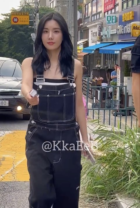 pannchoa's tweet photo. Kwon Eunbi makes a buzz for bringing ointment for a fan who told her about their huge scar
https://t.co/89s8rinSXk https://t.co/qhpdB1PbXZ