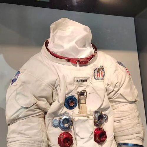 DavidWPotter's tweet image. #spacesuit. instagr.am/p/Cv6PHOurzKW/