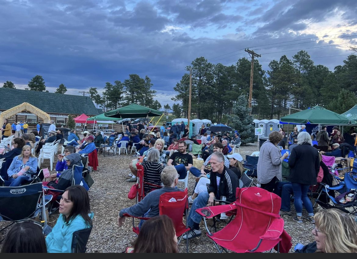 WireWood_Band's tweet photo. We love our WWS friends!!💝🎻💝 https://t.co/67G9f29JIO