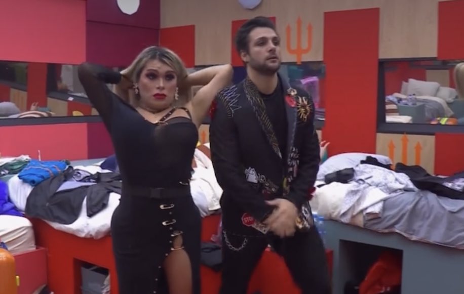 xmarrx_'s tweet photo. ¡HOY GANO MEXICO!

✨TENEMOS A WENCOLA COMO LOS DOS PRIMEROS FINALISTAS✨

Wendy como la ganadora y Nicola como el segundo lugar, no puedo estar más feliz😭
#LaCasaDeLosFamososMx 
#LCDLF https://t.co/FyRGqkkMqE