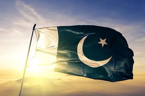 Thanks for giving us beautiful cOuntry Mr Quaid, But sorry to say unfortunatly our political influancers are divided a nation into different Political Flags, now nations only stands for our Leader flag not for standing our rights and not for standing for Pakistan's importancy