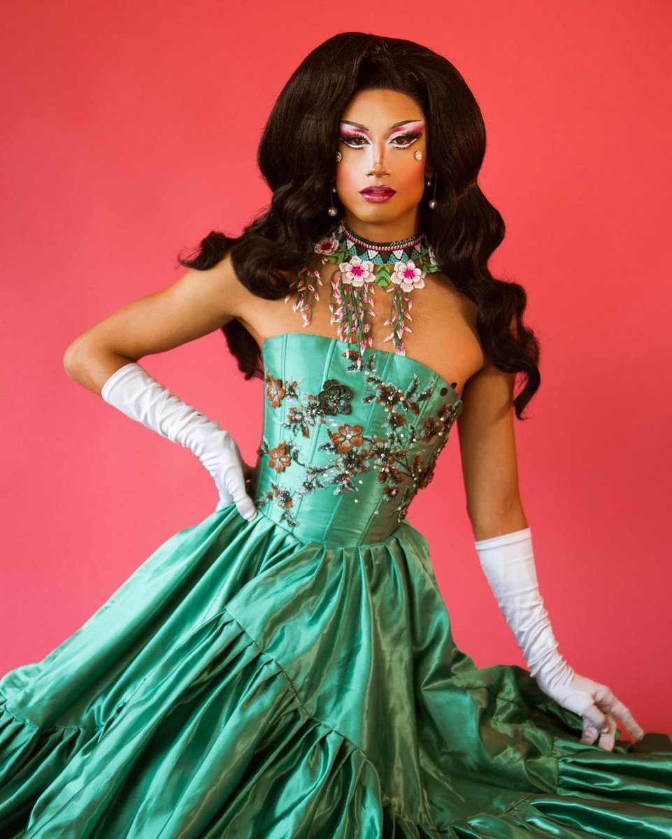 julioamx's tweet photo. Pensar que Guanajuato es el estado más religioso, homofóbico y transfóbico del país y puede ser pronto top con las dos ganadoras de los shows más importantes del país. #LCDLF #DragRaceMexico https://t.co/RoPi0cmKLT
