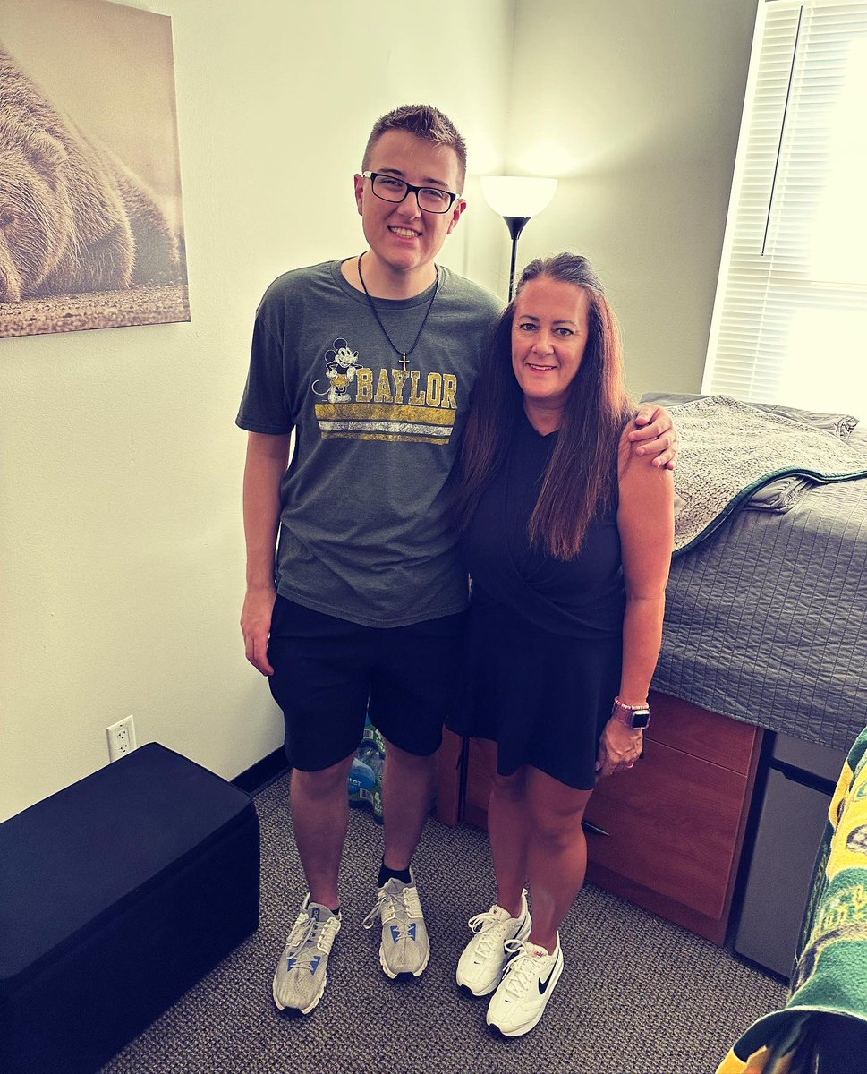 Snoopydog1975's tweet photo. He’s ready for his junior year at Baylor🐻
#bayloruniversity
#godobigthings https://t.co/8Zm7qMRKN4