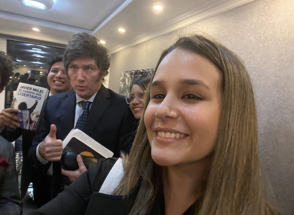 jarapolitica's tweet photo. Ya huele a la era libertaria en Latam! 
@JMilei https://t.co/3JxQnpDL9Q