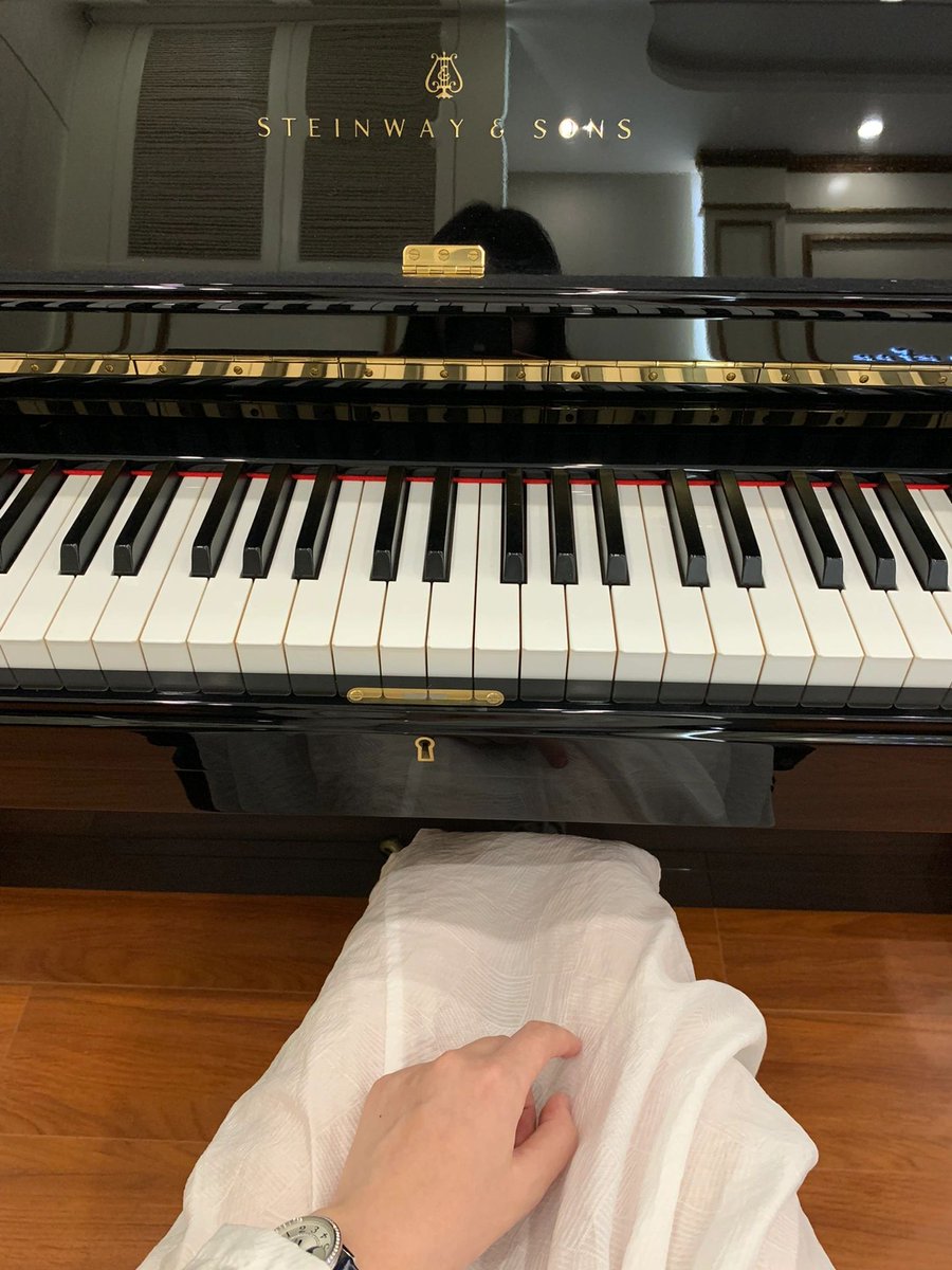 ffkdddkd's tweet photo. In the realm of my piano, time ceases to exist https://t.co/bXyfDdjWBL