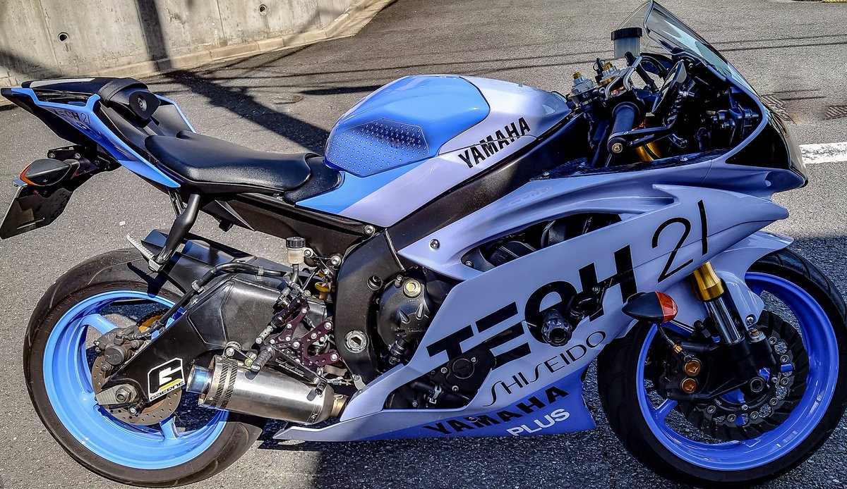 lilimal13s's tweet photo. 名前:りりまる
性別:male
年式:1992年式
身長:172
住み:京都
車種:YZF R6
一言:常識ない人苦手
気軽に声掛けていただけたら嬉しい👏

#バイク乗りと繋がりたい
#バイク乗りとして軽く自己紹介
#バイク好きと繋がりたい https://t.co/pgwjZudXKp