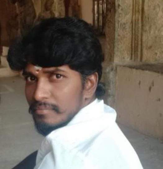 சாதிவெறியர்களால் படுக்கொலை செய்யப்பட்ட கீழநத்தம் வடக்கூர் பஞ்சாயத்து உறுப்பினர் ராஜாமணி கொலையில் ஈடுபட்ட அனைத்து குற்றவாளிகளும் உடனடியாக கைது செய்து கடுமையான தண்டனை பெற்று தர காவல்துறையை வலியுறுத்துவதோடு வன்மையான கண்டனங்களையும் பதிவு செய்கின்றோம்.
#மூவேந்தர்_புலிப்படை #தமிழ்நாடு