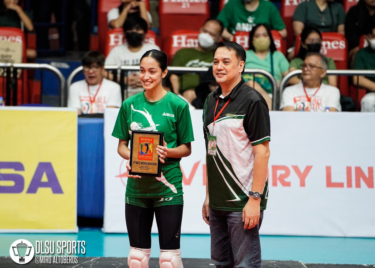 greenbloodedts's tweet photo. Continuing the legacy of Middle Blocker excellence, carried forward by the remarkable talents of Thea Gagate and Amie Provido! 💚🏹
📷 DLSU Sports
#AnimoPride #SSL2023 #AnimoLaSalle #Champions #GreenBlooded https://t.co/n8GJRSVwEp