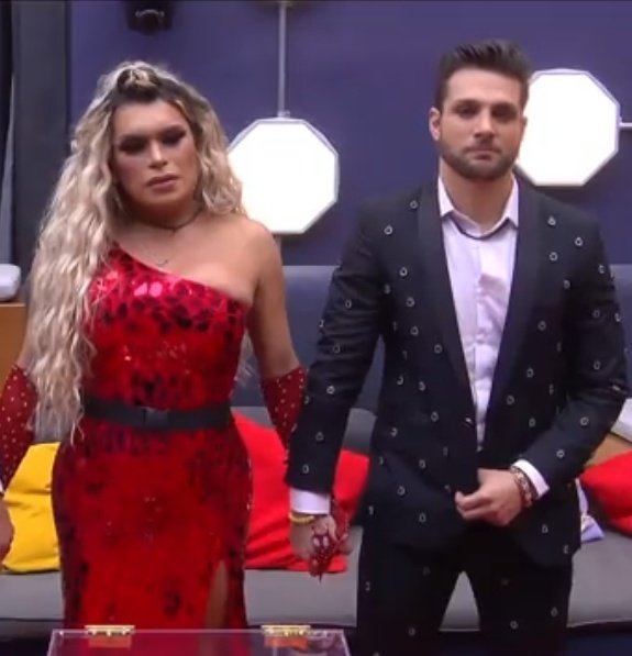 arrobamexfa's tweet photo. De "perderse" en un cerro, pasar por tantas discriminaciones y una vida llena de carencias.... A estar a punto de ganar el reality mas icónico de la televisión mexicana en los últimos años 

#WendyGanadora #LaCasaDeLosFamososMx #LaCasaDeLosFamososMexico #LCDLFMX https://t.co/D1v11DEqVi