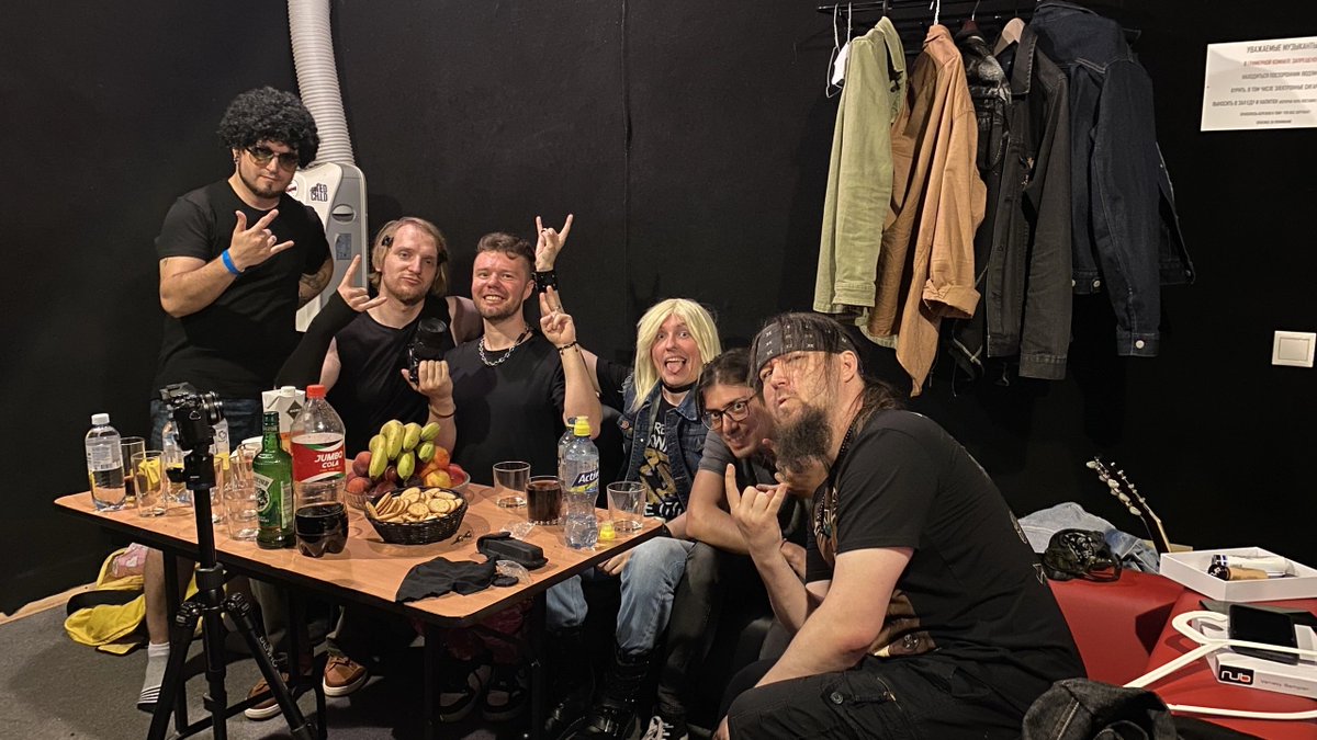 Alex Vas tweet media