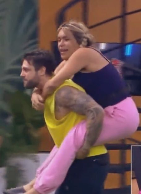 madspinkis's tweet photo. Gracias por regalarnos tantos momentos llenos de risa, enojo, amor, tristeza y demás,  sin dudarlo fueron la mejor dupla que se formó en esa casa, los tqm mil Wencola ❤️‍🩹✨

 #LaCasaDeLosFamososMx https://t.co/ZnQNA0MiV0