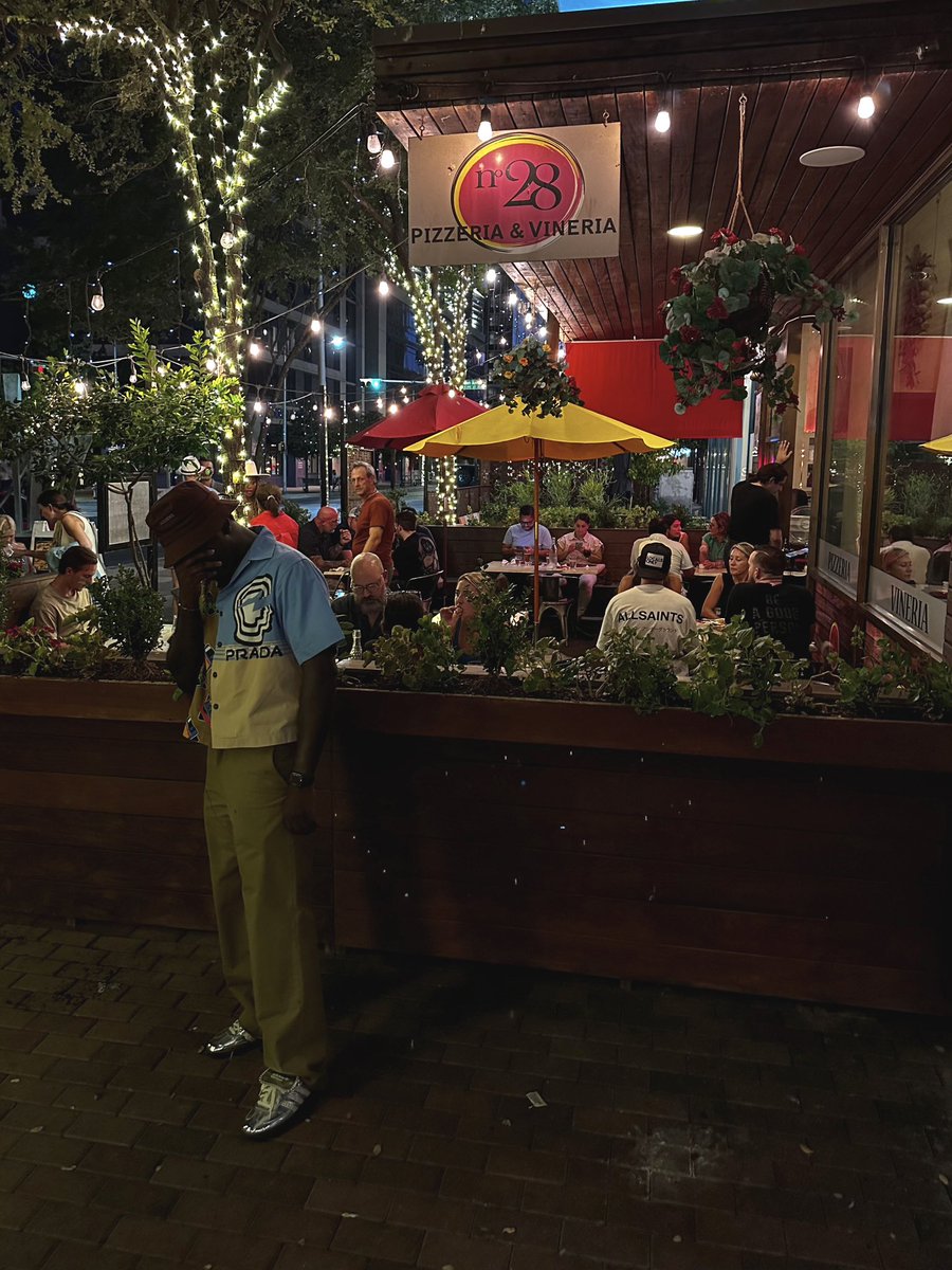 flatbushflacko's tweet photo. numero 28. 🎈 https://t.co/yRxLBttFbw