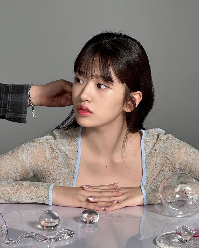 IVEUpdates_'s tweet photo. [INFO] AN YUJIN is the 4th Generation Idol With The Most Brand Deals This Year (12).!! 🔥👑

Clio
Fendi
Nepa
Lucky Chouette
soonhari lemonjin
Hana financial GR
Dongwon Tuna
L’Occitane
Pepsi
Papa johns
Kwangdong Corn Silk Tea
PUMA

#IVE #아이브 #ANYUJIN #안유진 https://t.co/Z2SdTQnyqF