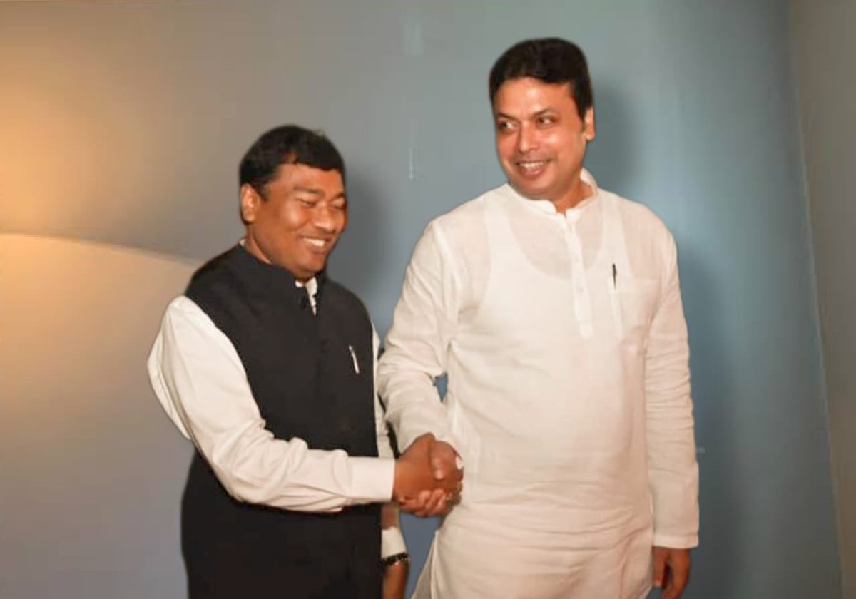 BjpBiplab's tweet photo. केंद्रीय पेट्रोलियम एवं प्राकृतिक गैस व श्रम और रोजगार राज्यमंत्री श्री @Rameswar_Teli जी को जन्मदिन की हार्दिक बधाई एवं शुभकामनाएं।

माता त्रिपुरसुन्दरी से आपके उत्तम स्वास्थ्य और यशस्वी जीवन की कामना करता हूं। https://t.co/zv9NoUf4AZ