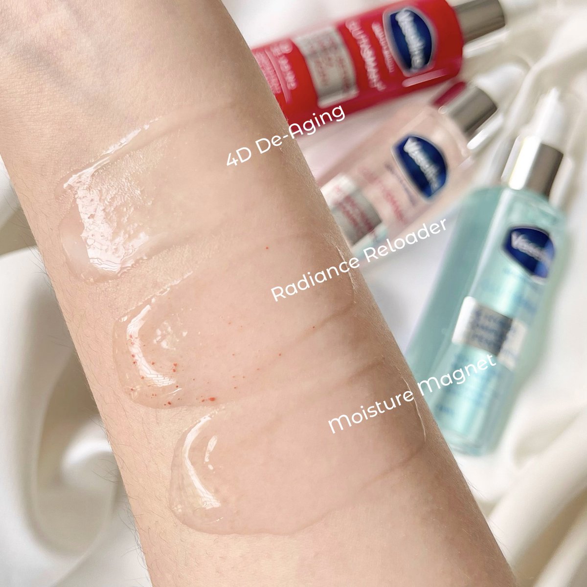 BubblesxMakeup's tweet photo. ใครเป็นสายบำรุงผิวนี่ขอแนะนำ Vaseline GlutaSmart+  ที่เพิ่งออกใหม่!🧴✨ นี่คือชอบมากกกก มันเป็นเซรั่มที่จะเอามาผสมกับโลชั่นให้เห็นดีกว่าเดิม หรือจะทาแบบเพียวๆก็ได้ 😂มีทั้งหมด 3 สูตร (ต่อ) https://t.co/1KTOKt0Usj