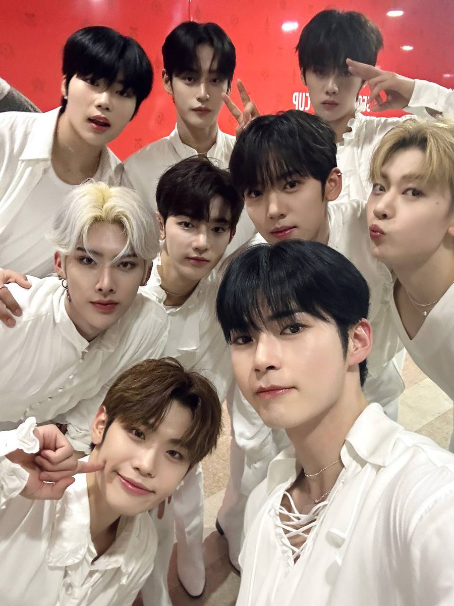 We could feel the youthful energy in Jamboree festival. 𝗭𝗘𝗥𝗢𝗕𝗔𝗦𝗘𝗢𝗡𝗘 is happy today because of ZEROSE. Thank you ZEROSE.