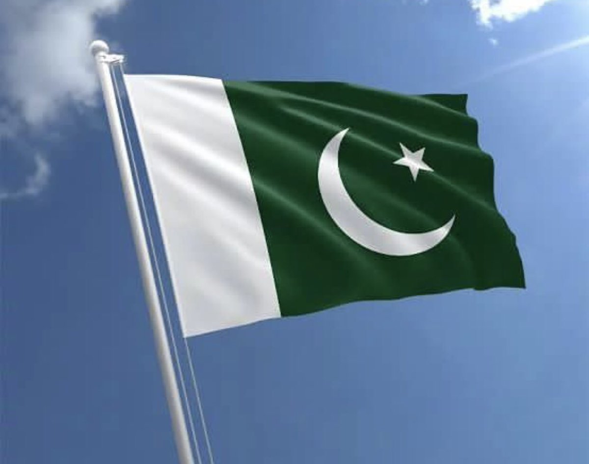 خدا کرے وہ بہار آئے جو قرض سارے اتار آئے
میرے وطن کے نصیب میں بھی سکون، راحت، قرار آئے🥺🇵🇰