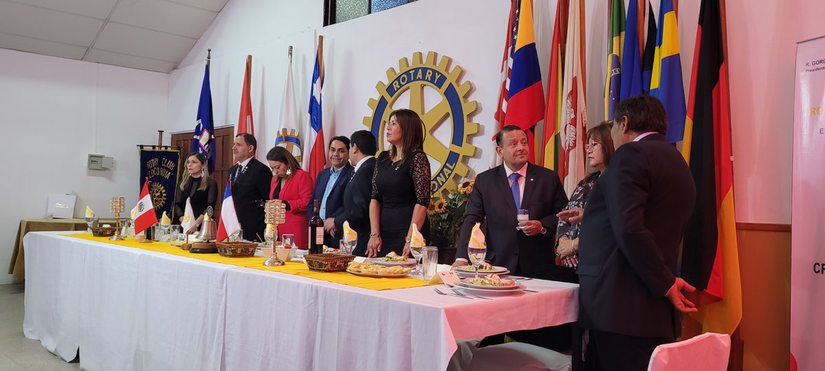 rcparinacota's tweet photo. Conjunta Rotaria Chile - Perú, organizado por los clubes rotarios de la ciudad de Arica por un nuevo Aniversario Patrio de nuestros hermanos del Perú 🇨🇱🇵🇪

#creaesperanzaenelmundo
#somosrotary
#distrito4320 https://t.co/PpnjPQK86L
