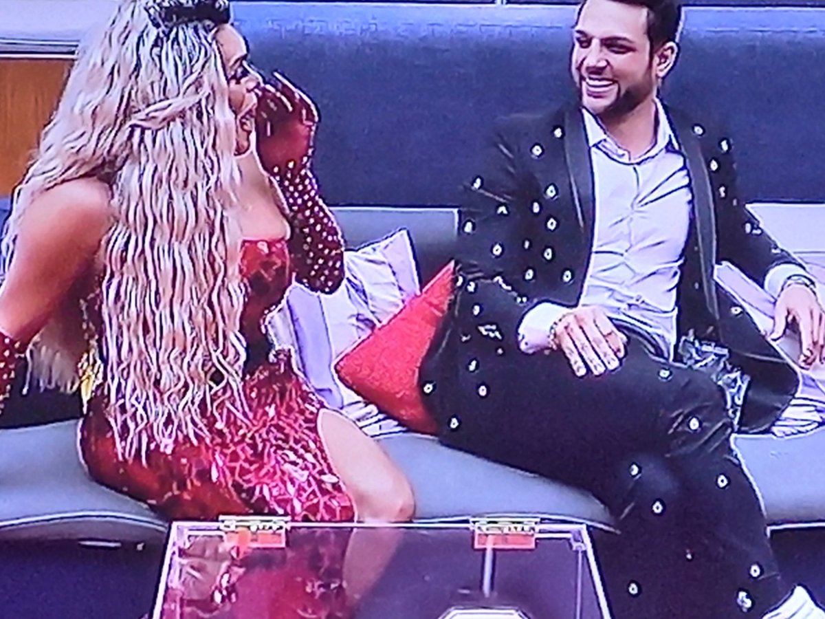 AraceliZmb's tweet photo. #wencola primer y segundo lugar haciendo historia, ambos en el #TimesSquare #Mexico los ama #TeamInfierno #NicolaPorcella #WendyGuevara #LaCasaDeLosFamosoMexico #ganadores #pride #TeamWendyGuevara #LCDLF https://t.co/nNptp5aO4A