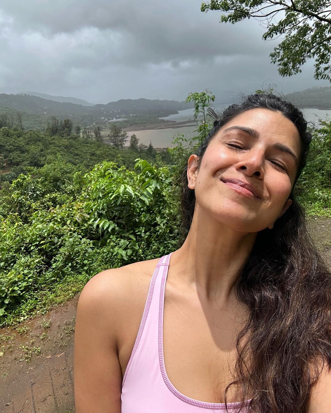 F3dv-mvWsAELAMg?format=jpg&name=large