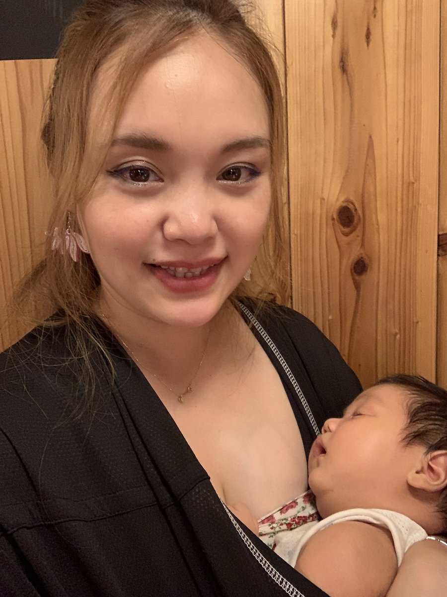 YOZOpine's tweet photo. 新しい赤ちゃんが生まれてから、きゅうな環境の変化に戸惑って,全力で反抗期になった上の子。私の顔を見ながら赤ちゃんを叩いたり蹴ったり噛みついてみたり🤯。どうしたら治るのか悩んだけど、1ヶ月たったら勝手に治った😂。今ではめっちゃかわいいみたいで、泣いたらあやしてくれる優しいお兄ちゃん🌟 https://t.co/tjYjS4zvqG