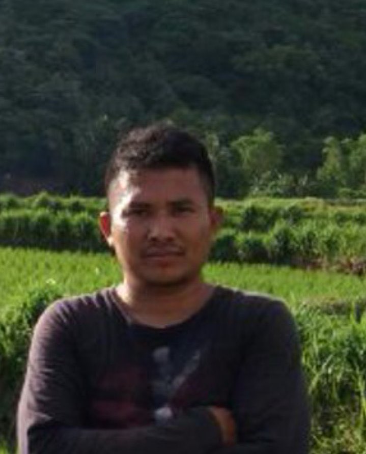 Siang gini enaknya berpantun ahh😋

“jalan jalan ke surabaya mampir sebentar ke benowo sawah”, hati hati jejak bijitalmu bisa bikin kamu nyungsep di sawah😌

Tok tok tok…Assalamualaikum ada pak awi dg nope xxx867, mau kasih materai untuk permintaan maaf kepada dia bu😌