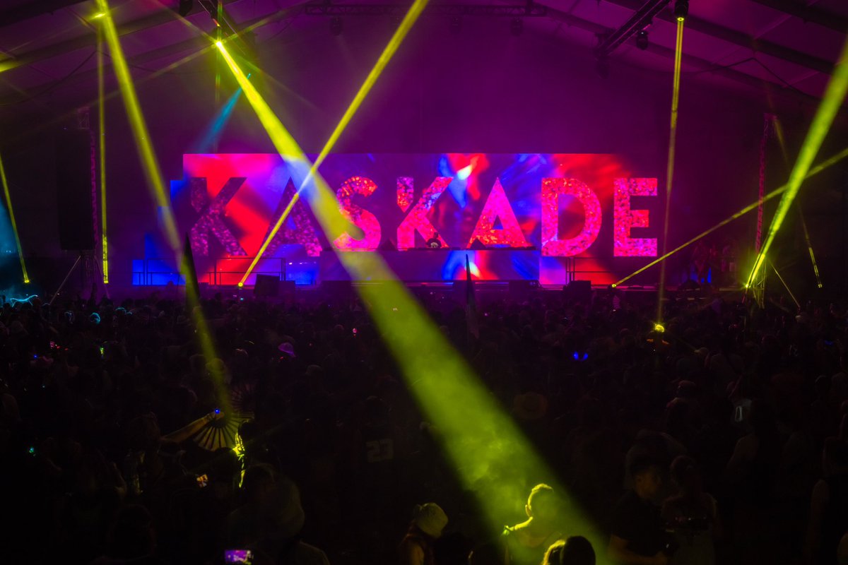 Reaching the end of our #MoonriseMission with @kaskade Redux. 🌌🔭 #SolarTent ☀️