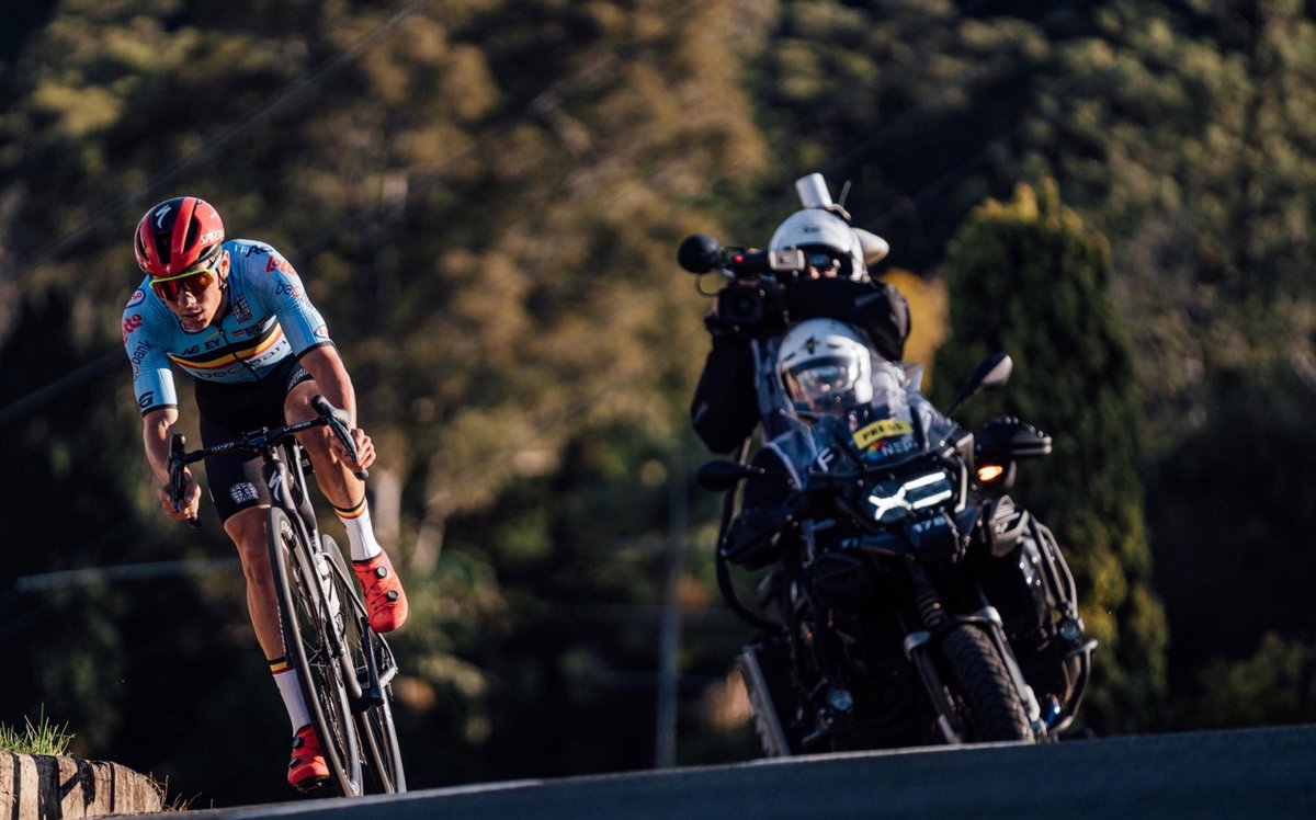 Vislink's tweet photo. 🏆 Chasing champions! @NEPBroadcasting covered #cycling World Championships in #Glasgow with style 🚴♀️. Using #Vislink and #MobileViewpoint, they deployed an impressive arsenal of equipment. Congrats to the gold medalists 🥇! #UCI #BehindTheScenes #LiveTV #TVcrew 🎥 https://t.co/VDhCGhput1