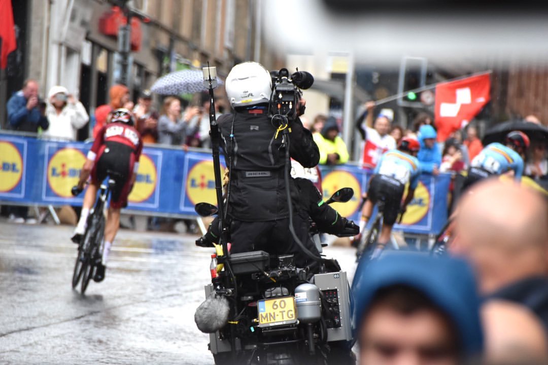 Vislink's tweet photo. 🏆 Chasing champions! @NEPBroadcasting covered #cycling World Championships in #Glasgow with style 🚴♀️. Using #Vislink and #MobileViewpoint, they deployed an impressive arsenal of equipment. Congrats to the gold medalists 🥇! #UCI #BehindTheScenes #LiveTV #TVcrew 🎥 https://t.co/VDhCGhput1