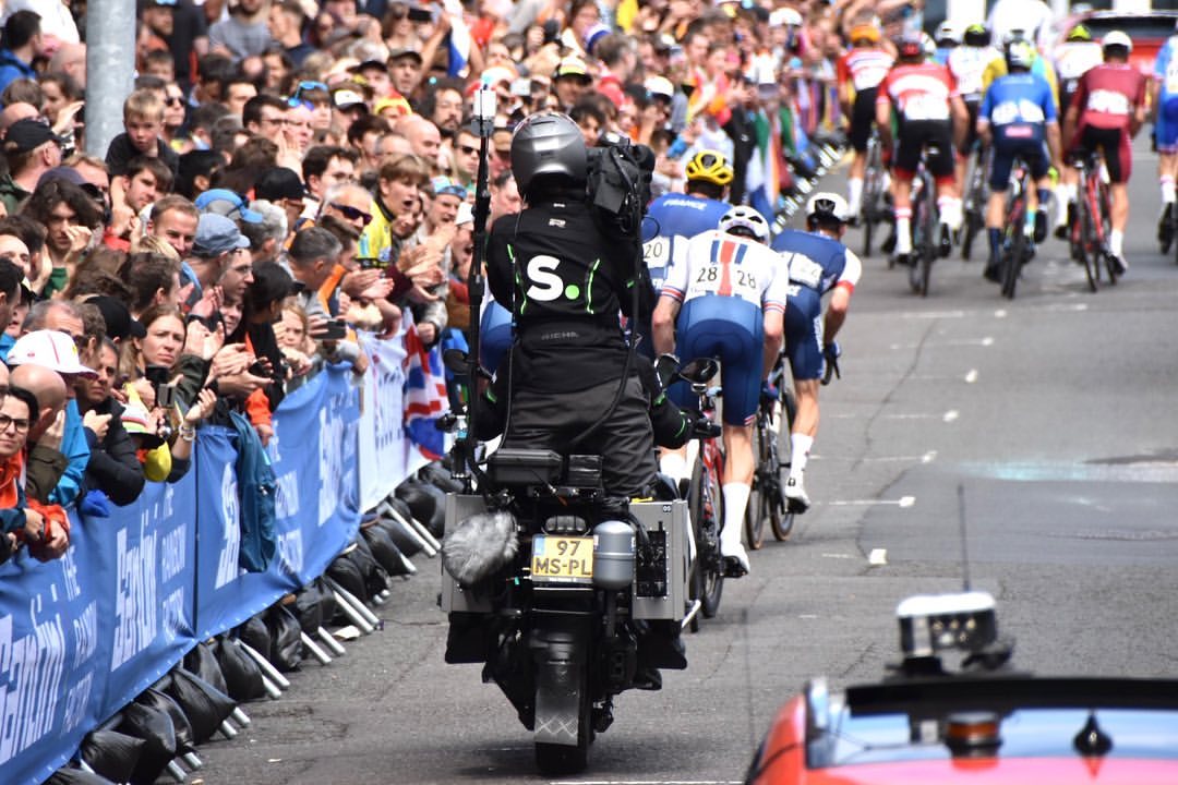 Vislink's tweet photo. 🏆 Chasing champions! @NEPBroadcasting covered #cycling World Championships in #Glasgow with style 🚴♀️. Using #Vislink and #MobileViewpoint, they deployed an impressive arsenal of equipment. Congrats to the gold medalists 🥇! #UCI #BehindTheScenes #LiveTV #TVcrew 🎥 https://t.co/VDhCGhput1