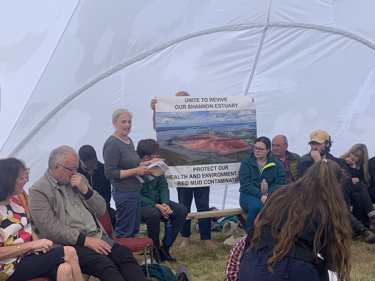 Jamiecm81's tweet photo. People from across Ireland and further afield gathered in #Leitrim this week for #ClimateCampIreland. Communities are determined to resist industries seeking to destroy our beautiful area. #BanGoldMining #CommunitiesNotShareholders #CommunitiesNotConifers https://t.co/h3ZmpKbJXl