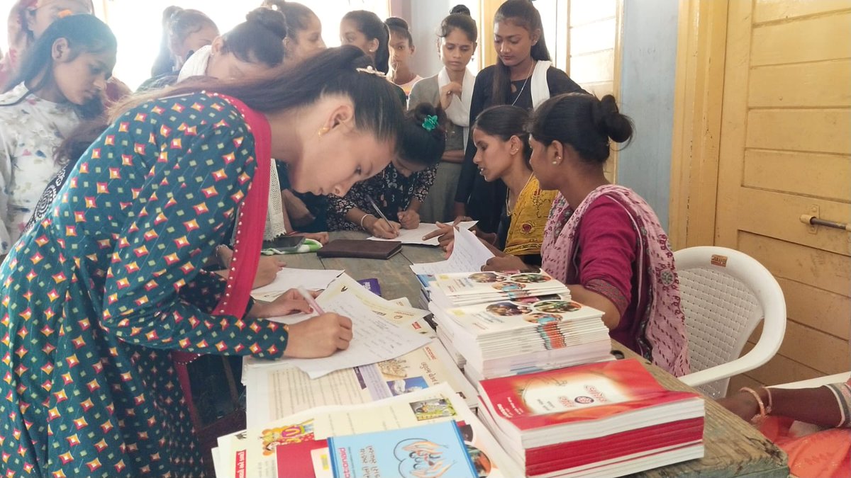 Commemorating #InternationalYouthDay, “Empowered Youth for the Emerging Challenges”, a convention focusing on employment, dignified lives and just society for all, was organised by ActionAid Association in Dabhoi, Gujarat. Government officials, professionals from education