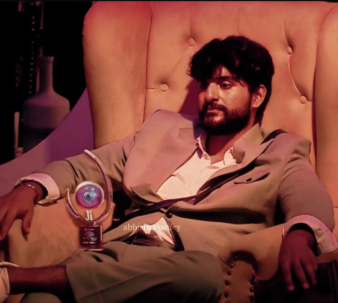 devil_nahyan's tweet photo. Abhishek Malhan, popularly known as FukraInsaan! With his unwavering fan base and incredible talent, he's all set to conquer the Bigg Boss OTT house and make India Youtube community proud..

VIJAYI BHAVA ABHISHEK https://t.co/FERaRSq8vZ