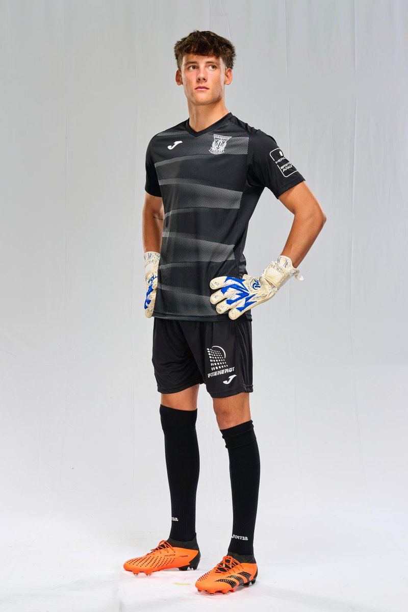 RG_Spain's tweet photo. @alvinabajas Alvaro Abajas portero del @cdleganes con nuestros #Aspro! 🔝

Pide tus RG aquí o en https://t.co/ho7nVRCkDK 

#TeamRG
#Borntobeakeeper
#guantes
#futbol
#gloves
#entreno https://t.co/pzOHmAoimG