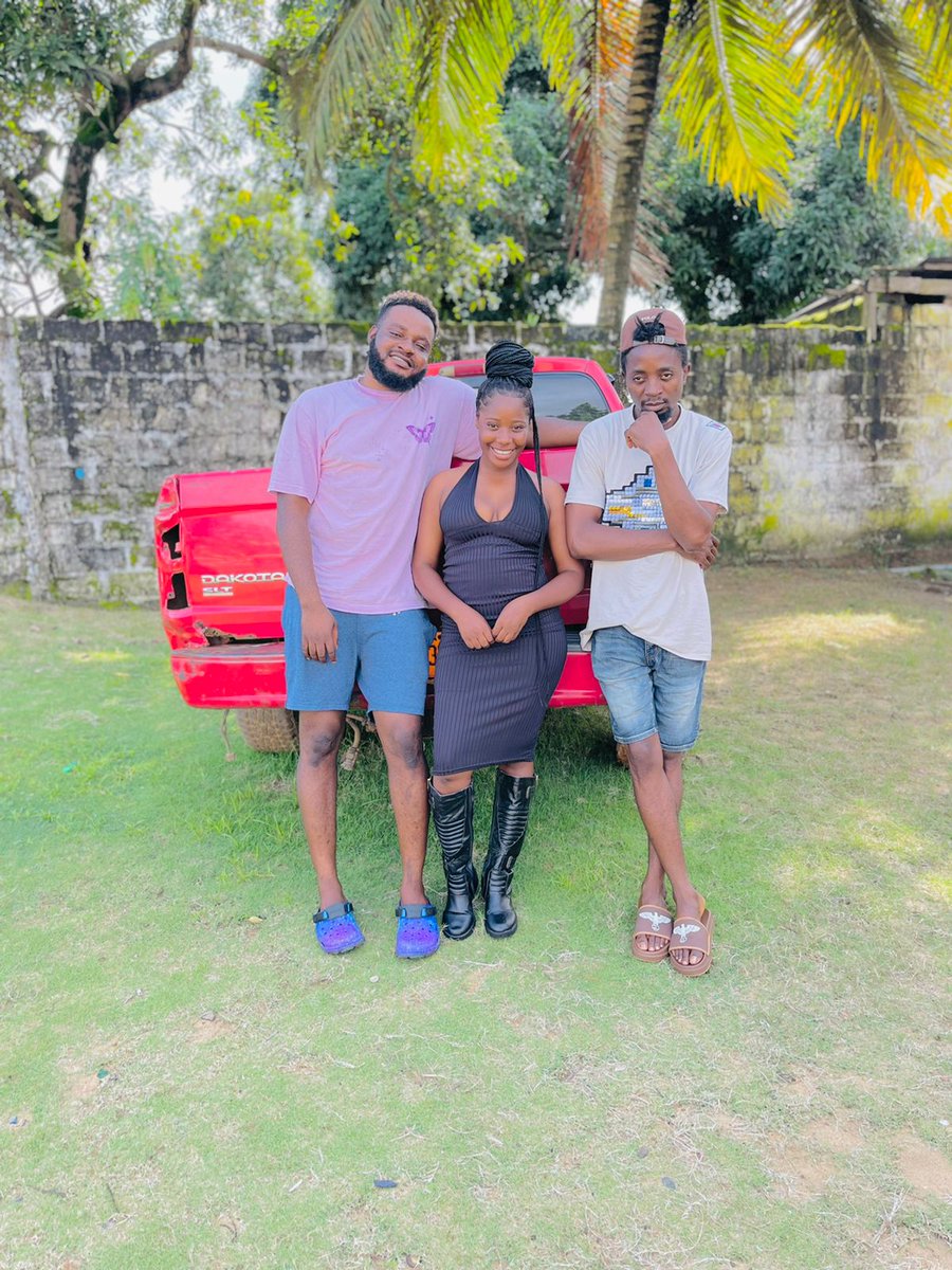 Achiever_ty's tweet photo. Posted with my beautiful family on a cool Sunday evening 🦋❤🙌🏾 https://t.co/bSlcOLbA6I