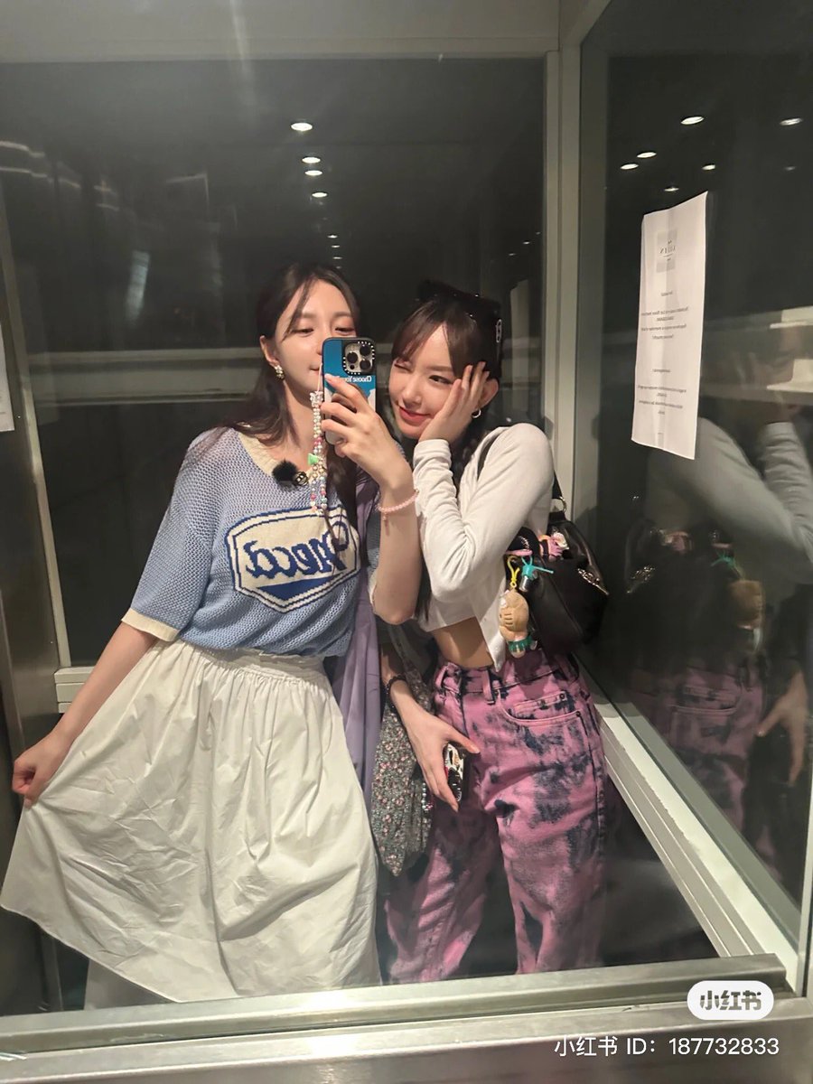 xiaoxiaomiii_'s tweet photo. Shen MengChen xiaohongshu update 

Chinese restaurant behind the scene tidbits

#ChengXiao 
#ChengXiaoforTheChineseRestaurantSeasonVII https://t.co/DqtbQt4yOI