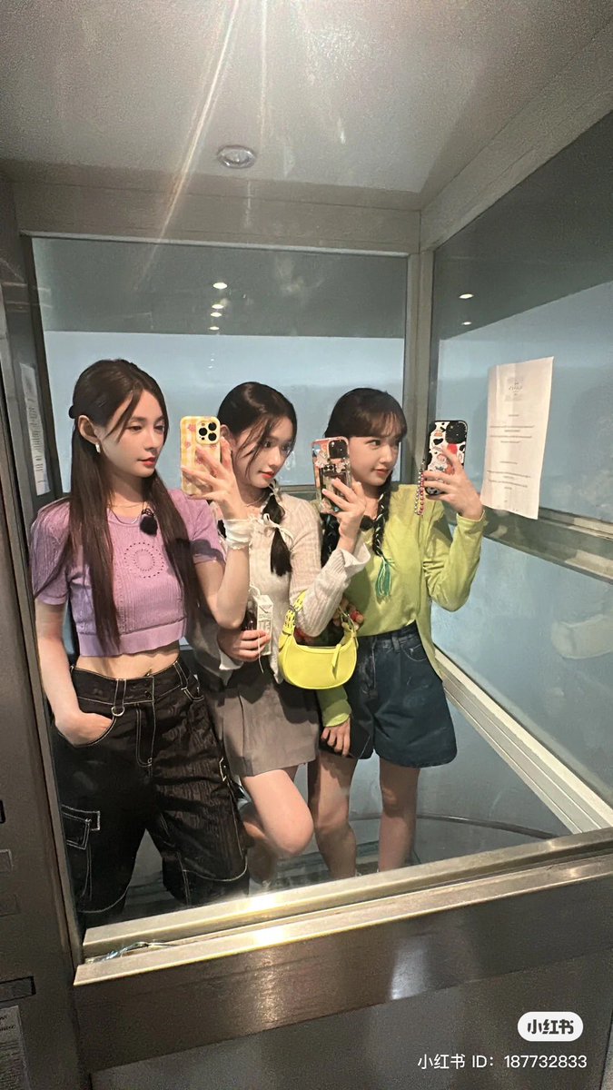 xiaoxiaomiii_'s tweet photo. Shen MengChen xiaohongshu update 

Chinese restaurant behind the scene tidbits

#ChengXiao 
#ChengXiaoforTheChineseRestaurantSeasonVII https://t.co/DqtbQt4yOI