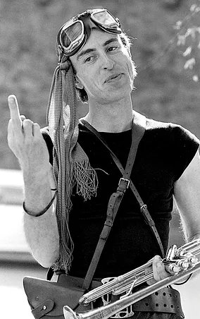 BeaconPurple's tweet photo. Today marks the 35th anniversary of the tragic passing of Hawkwind vocalist, songwriter and poet Robert Calvert, at the age of 43. 🌹 https://t.co/GXHi9jZ4bB