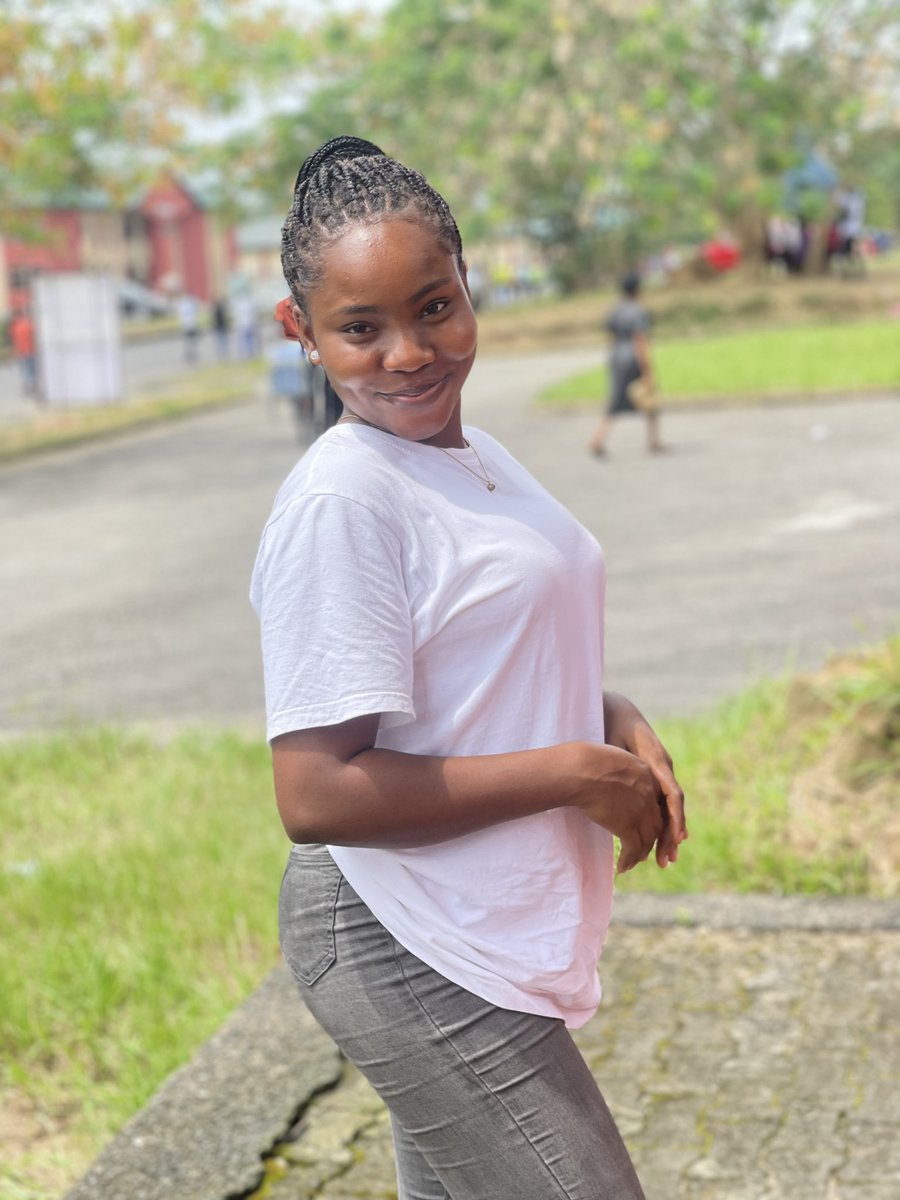 rejjydesignx's tweet image. Plain Tees never disappoint 😍🥰.
Shop for your quality plain Tees
A view of what you will get @Teesbyrejjy.
#Unit100
#PerfectSquare.