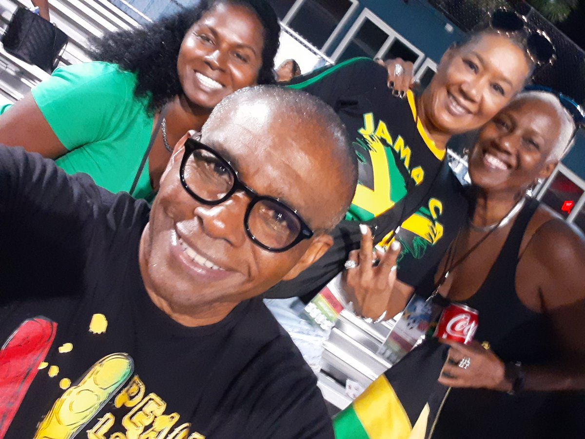 Always good to hang out with the Jamaica Hi-5k family. We had so much fun at the Jamaica vs. Trinidad masters football game at @ansinsports complex <a href="/CityofMiramar/">#WeareMiramar</a> #football #Jamaica #TrinidadandTobago