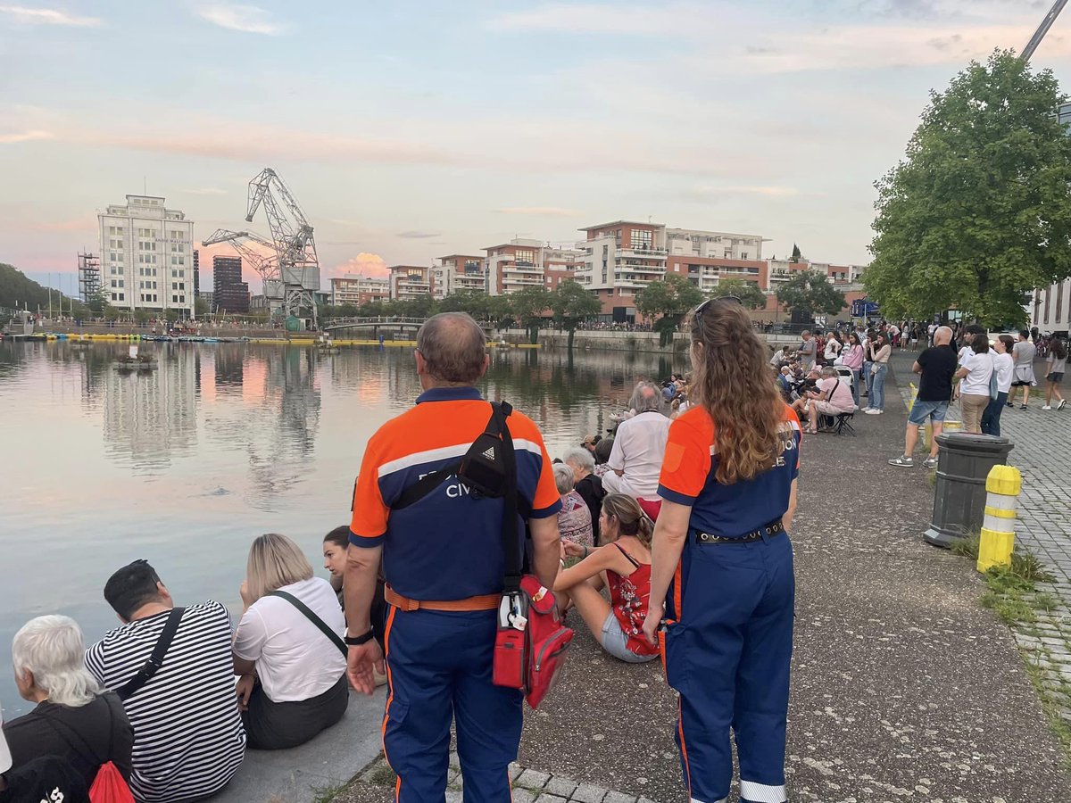 adpc67's tweet photo. 3⃣4⃣ bénévoles de la 𝗣𝗿𝗼𝘁𝗲𝗰𝘁𝗶𝗼𝗻 𝗖𝗶𝘃𝗶𝗹𝗲 mobilisés en 𝗔𝗹𝘀𝗮𝗰𝗲 durant ce WE
🔸Cérémonie du Wettstein #Orbey
🔹Spectacle de clôture de la FARSE #Strasbourg
🔸Soutien Logistique aux Pompiers #Kriegsheim
🔹Reconditionnement matériels CAI #Hoenheim
🔸Match du RCSA https://t.co/g7TXExpfSb