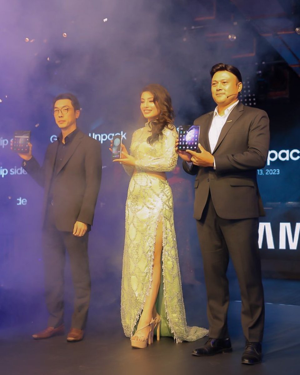 The all-new Samsung Foldable Galaxy Z Flip 5 &amp; Z Fold 5 were unveiled with an Exclusive launch event in Nepal.🇳🇵
Read More: bit.ly/samsung-exclus…

 #Samsung #galaxy #Flip5 #Fold5 #GadgetsInNepal #nepal #LatestNews  #foldable