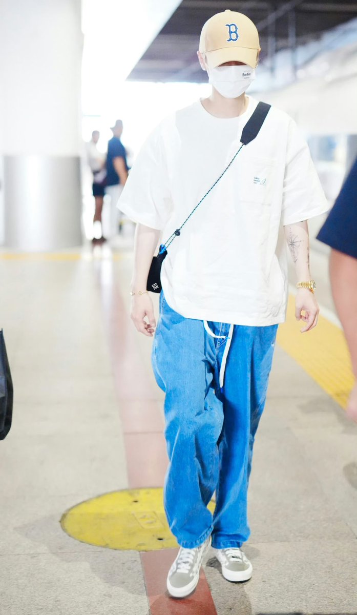 bosslu0420's tweet photo. 230814 #LuHan @ Beijing 

cr:minerva https://t.co/UCJHMEPIIL