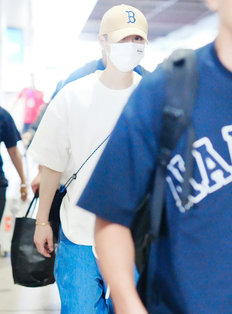 bosslu0420's tweet photo. 230814 #LuHan @ Beijing 

cr:minerva https://t.co/UCJHMEPIIL