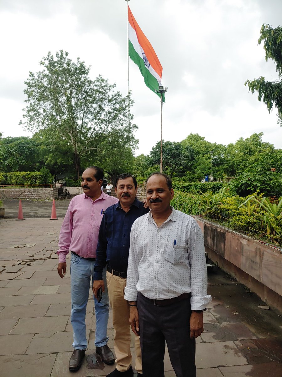 RChoudharyrd's tweet photo. जय हिंद https://t.co/6WBbO0Kcqf