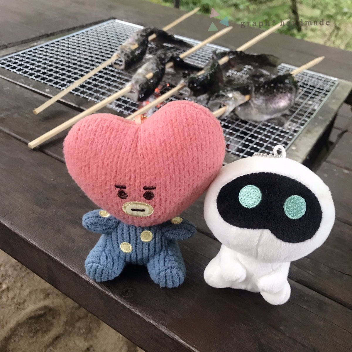 graph_handmade's tweet photo. まいどの
𖡼.𖤣𖥧 camping with #BT21 𖡼.𖤣𖥧
今回はTATA & Wootteo君と
渓流キャンプへ🏕
川魚を釣ってみたり🎣
ラジコンで遊んでみたり
今回もオーロラ焚き火を眺めたり🌈
街中の猛暑が嘘のよな涼しさで
心地よくて気持ちいいスプ感を
楽しんできました🌳
#summertime
#gocamp
#BTSARMY https://t.co/ou0UIqqeHE