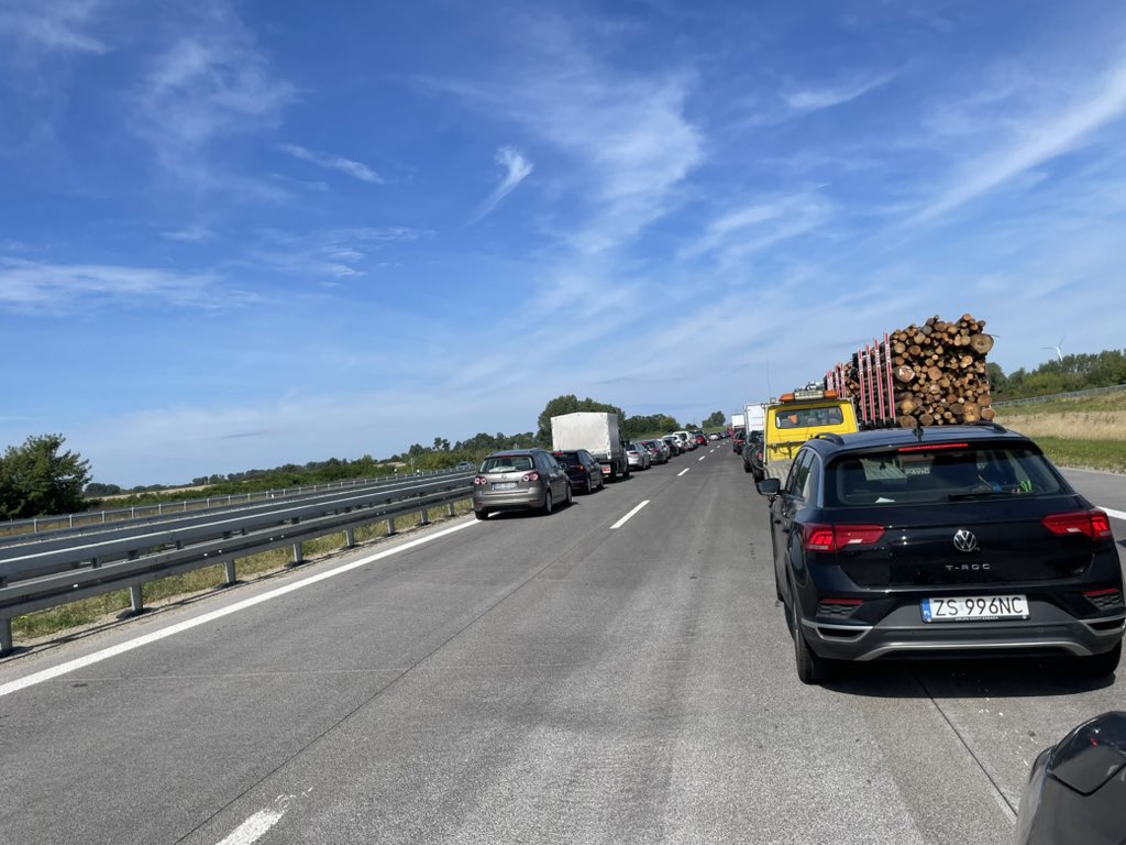 Manchmal geht es ja doch #rettungsgasse